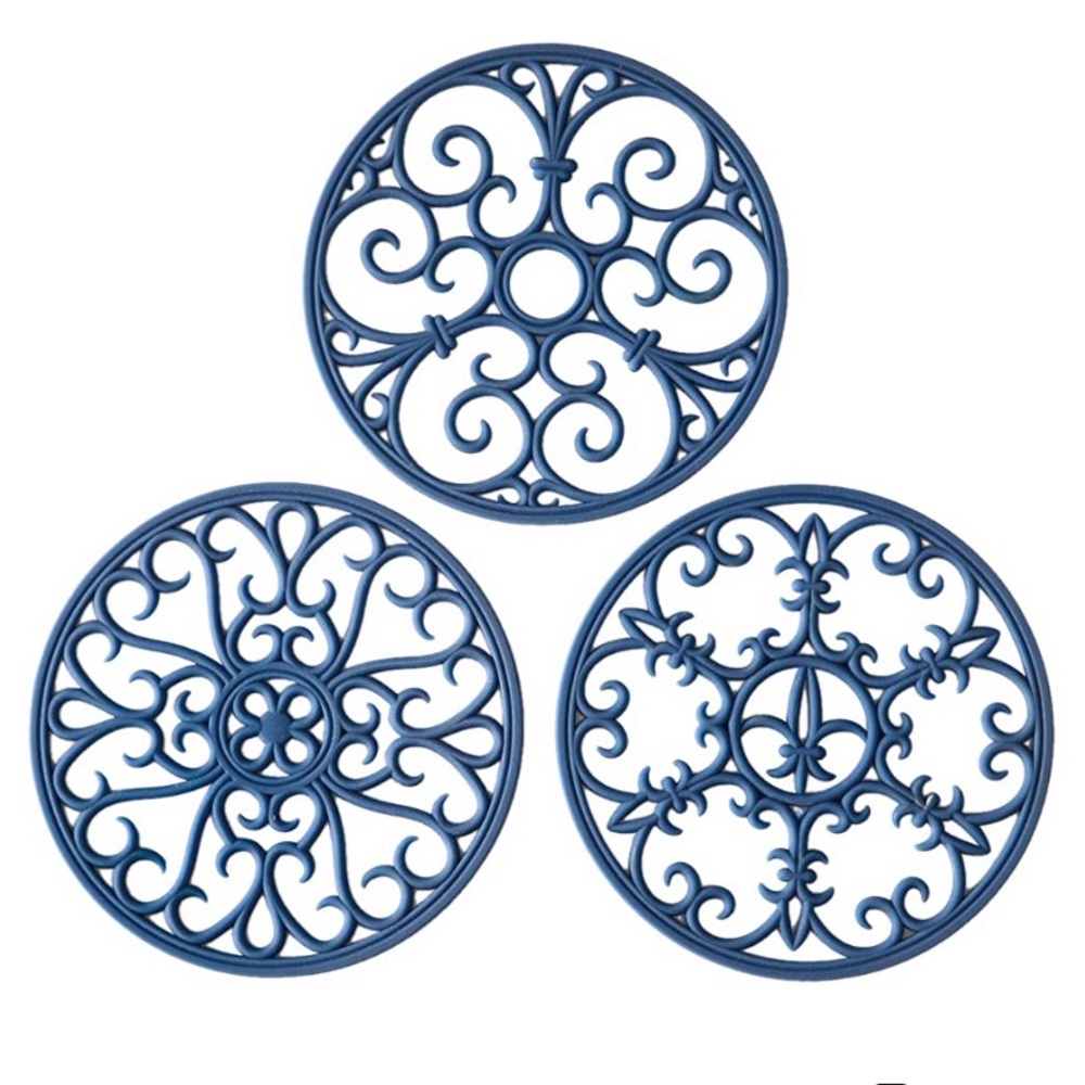 NWT navy silicone trivets set of 3